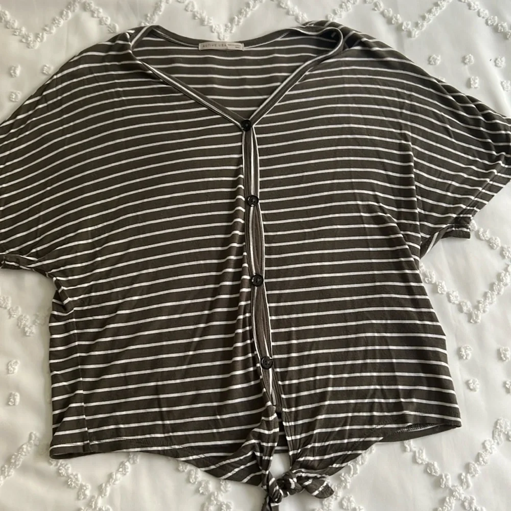 Small Crop Top - Picture 1 of 4